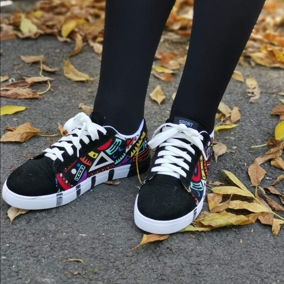 New African Tribal Art shoes - Picture 4 of 5